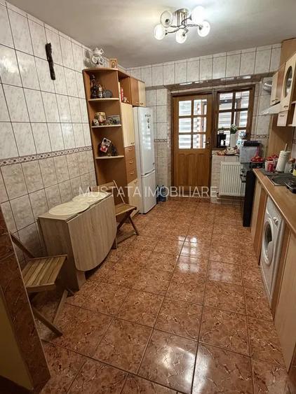 Apartament 3 camere doua balcoane, suprafata 67mp, zona Vidin. Mobilat