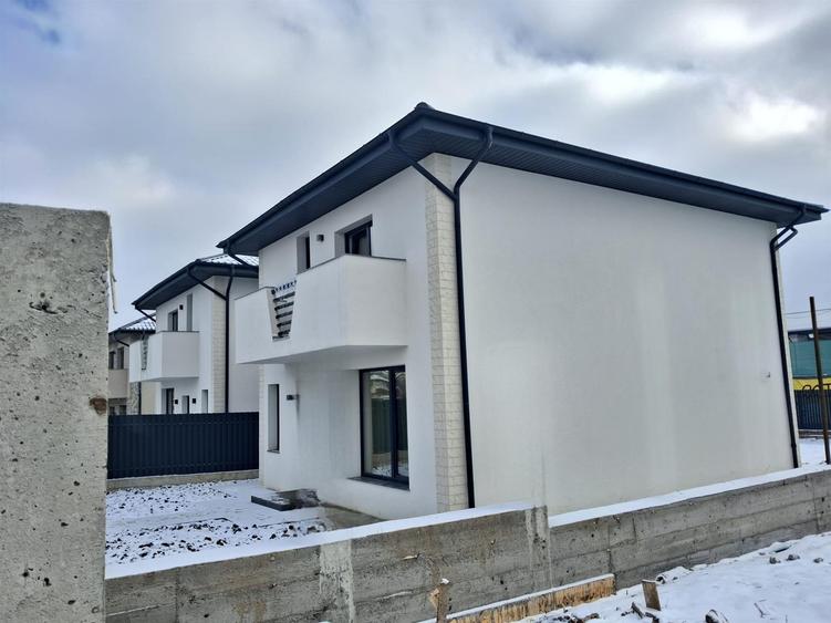 Vila tip Duplex de vanzare Valea Lupului