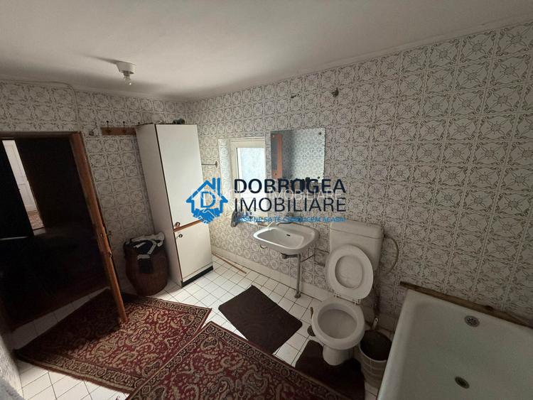 Casa batraneasca 229 mp + teren 675 mp, deschidere stradala 15,8 ml - 2