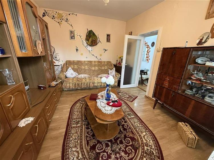 Aleea Parcului - etajul 1 - decomandat - 4