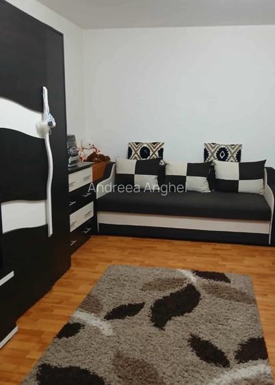 Vanzare apartament pretabil si spatiu comercial  - 2