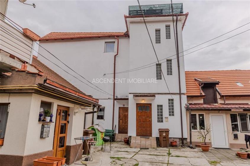 Locuinta cu caracter,doua niveluri,4 camere,terasa,garaj,curte,Centru Istoric Br - 48