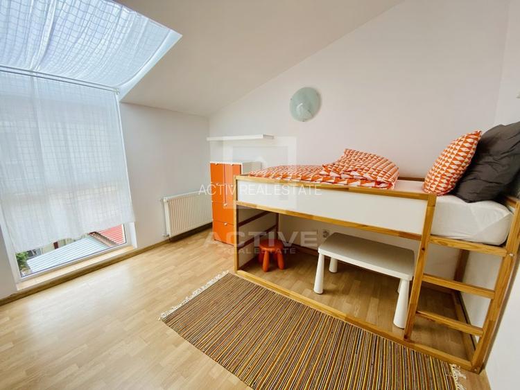 Vila Cu curte proprie || strada privata - 12