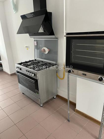 Titan - 1 Decembrie 1918 langa Piata Titan 90 mp - 9