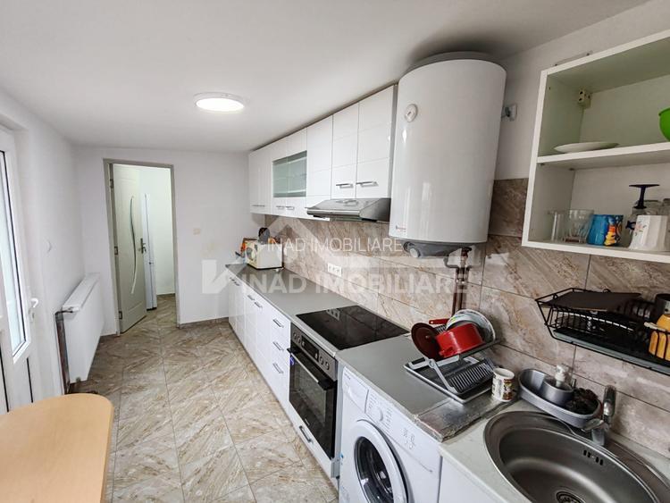 Casa individuala, 100 mp utili, 242 mp teren, Str. Trandafirilor - 16