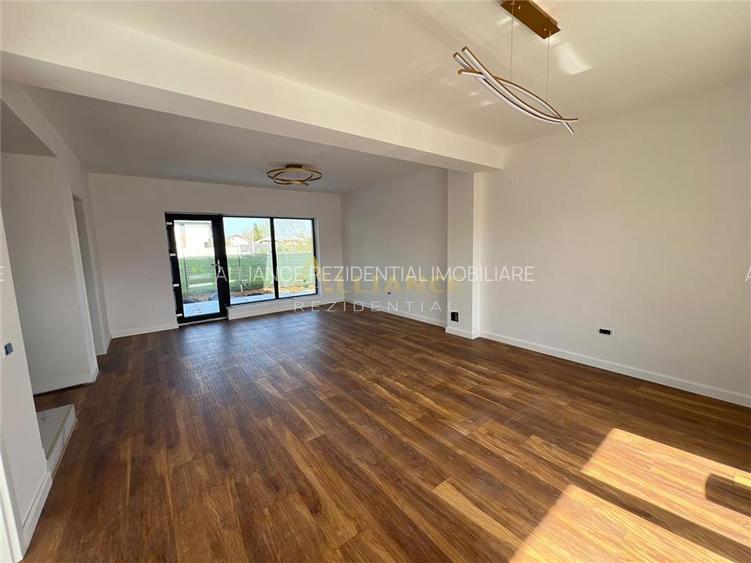 Vila Individuala  - 4 camere - 3 bai-teren -320-600 M de STV - 7