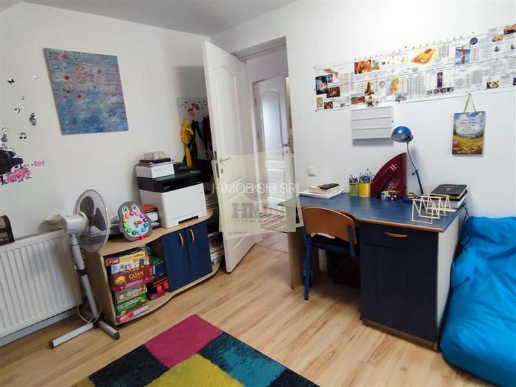 Casa individuala 5 camere terasa acoperita 3 bai si 458 mp teren in Cristian - 15