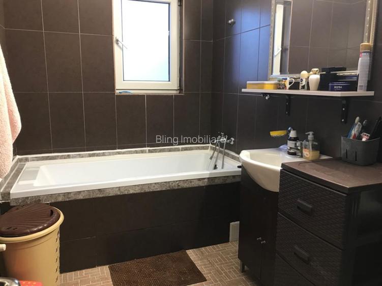 Apartament cu 3 camere, 64 mp, balcon, zona Florilor - 7