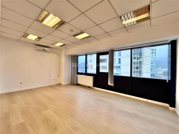 Etaje Renovate in Centrul Civic pentru Birouri de Inchiriat - 10