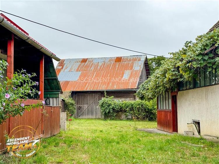 FILM!  2 case,domeniu de 1.660mp, cu atelier,anexe,Lemnia,Covasna - 13