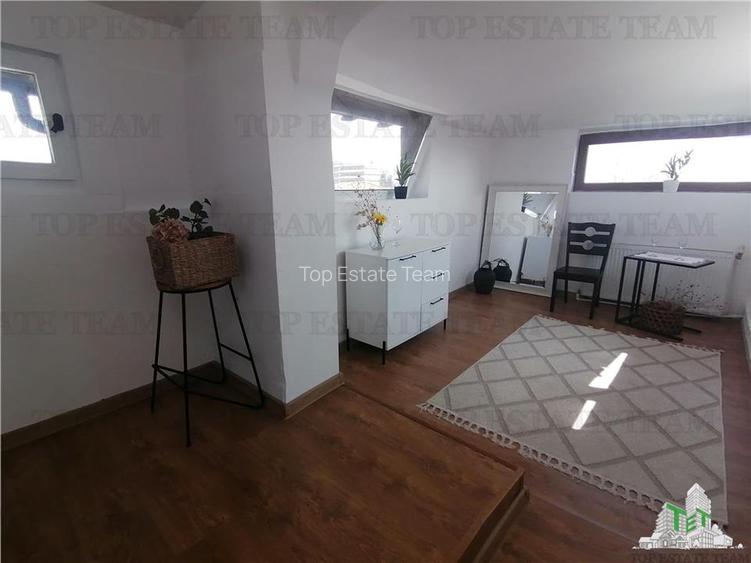 Apartament mansardabil de vanzare - 14