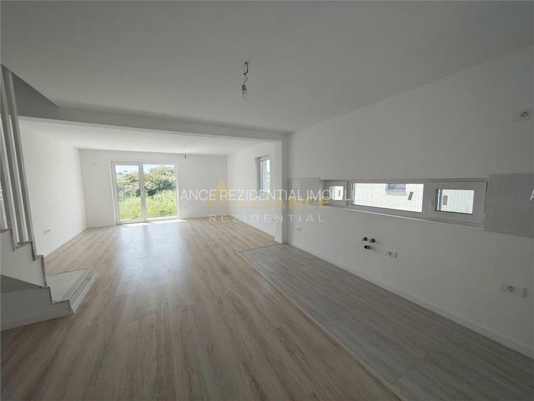 Casa tip duplex - 3 camere - 2 bai - 3