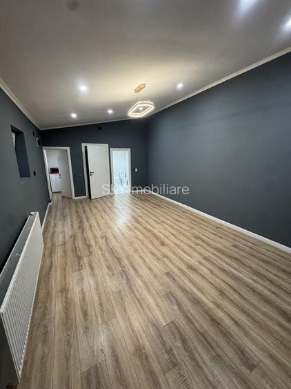 Spațiu comercial complet echipat - 13