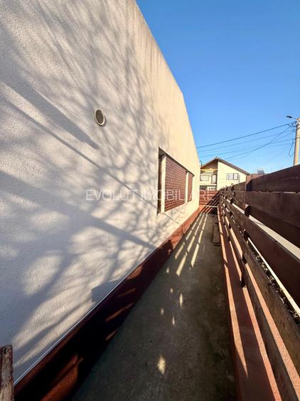 Casa moderna cu 4 camere, garaj 3 masini, curte amenajata – Valu lui Traian - 42