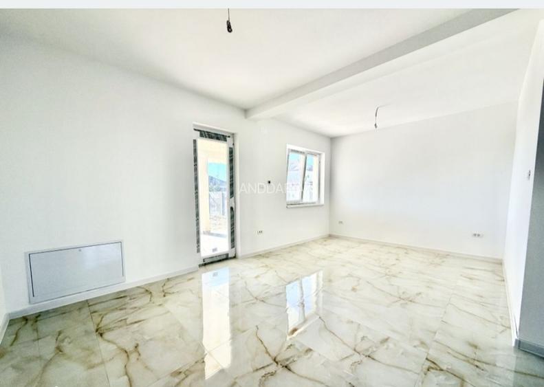 Duplex P+E finalizat cu asfalt si utilitati - 3