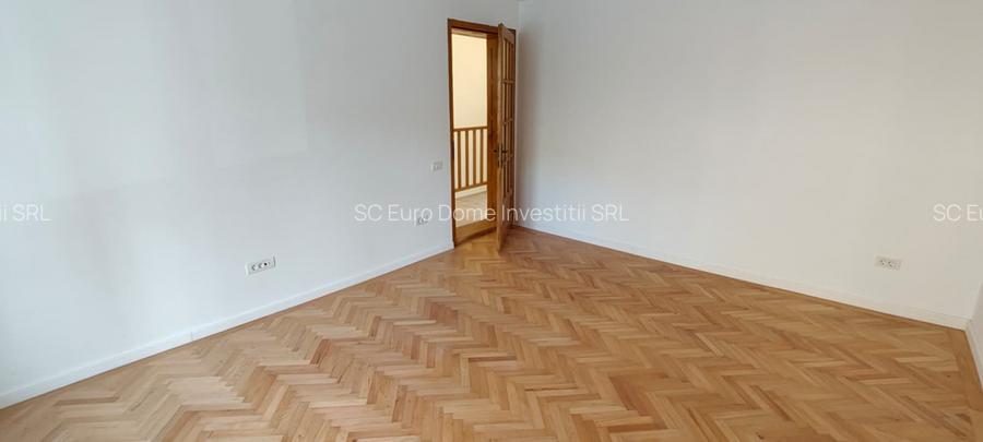 Casa renovata cu curte si garaj - 6