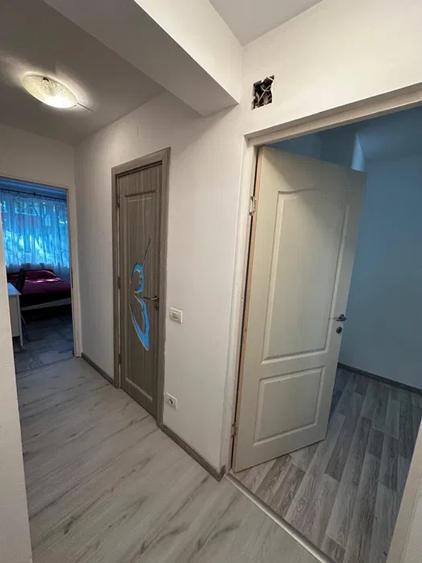 Apartament 3 camere, decomandat, 61 mp, centrala, balcon, metrou, Pajura