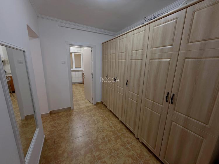 Apartament de 2 camere decomandat , spatios si cu centrala proprie- zona Dristor - 13