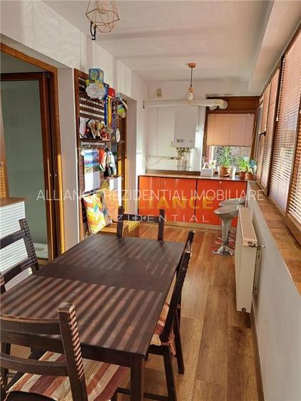 Apartament 3 camere de vanzare - Soseaua Oltenitei Sector 4 - 3