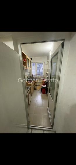 2 camere KM 4-5 semidec, parter, 42 mp cu balcon + boxa gaze in bloc, de renovat - 15