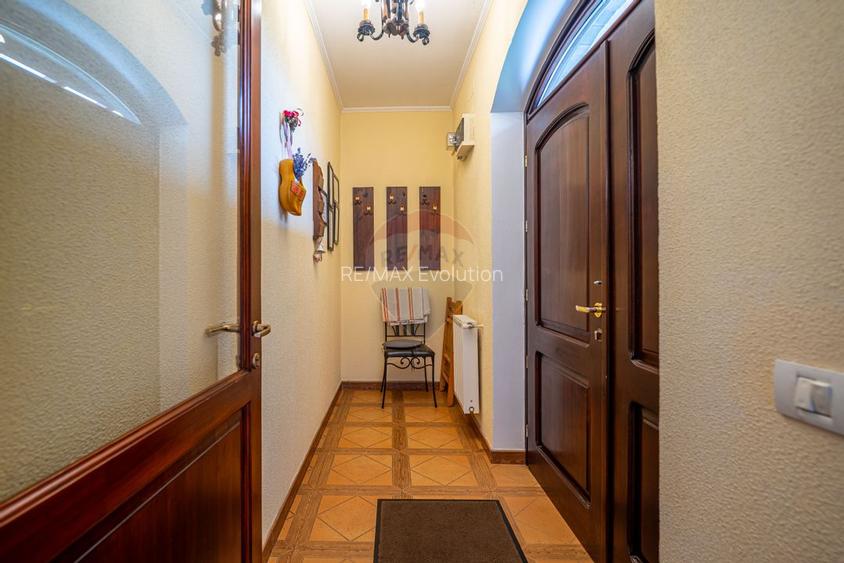 Proprietate deosebita de vanzare in Busteni - Pensiune + Duplex - 20