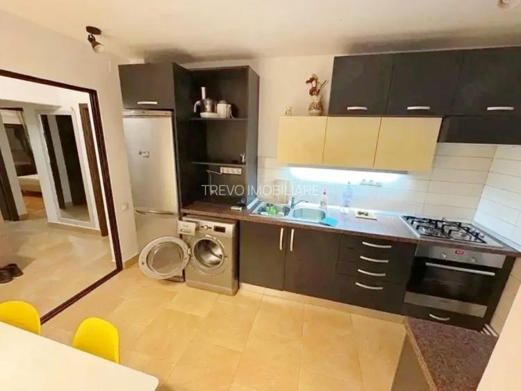 Apartament cu 3 camere, decomandat, etaj intermediar, zona str. Plopilor. - 2