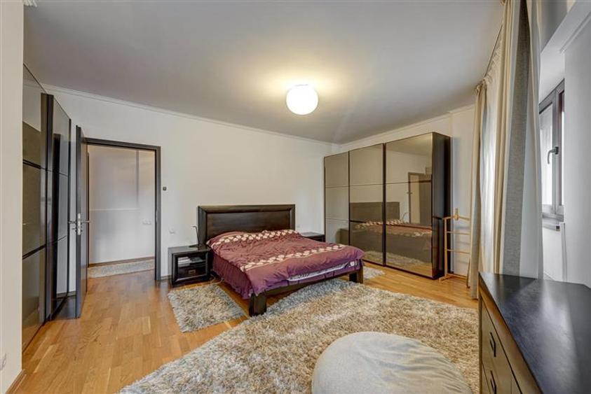 Apartament 4 camere cu gradina 84mp. Parcare.