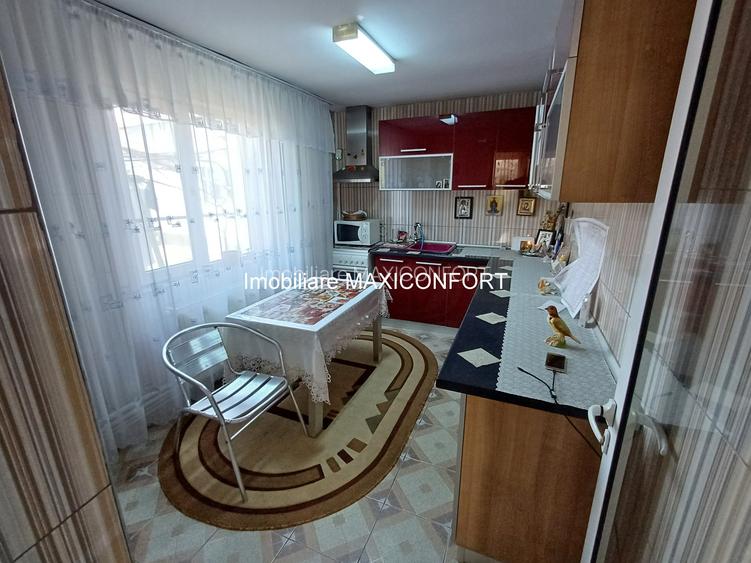 Vanzare casa, P+1-Imobiliare MAXICONFORT - 7