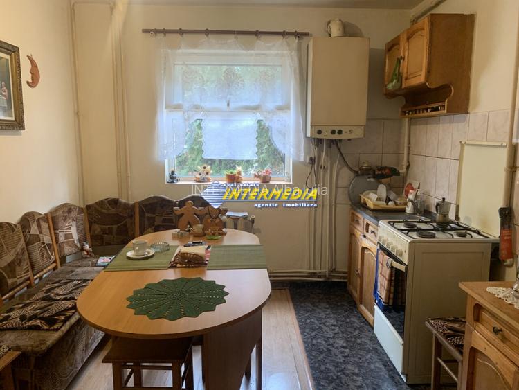 Apartament 3 Camere Vanzare CETATE Closca, Etaj 1, Nefinisat, Central Termopane - 2