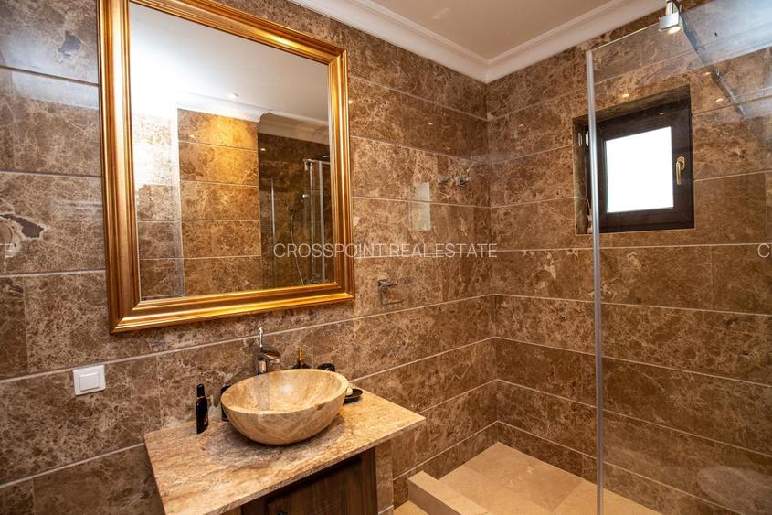 Vila elegantă cu piscină și curte spectaculoasă! - 55