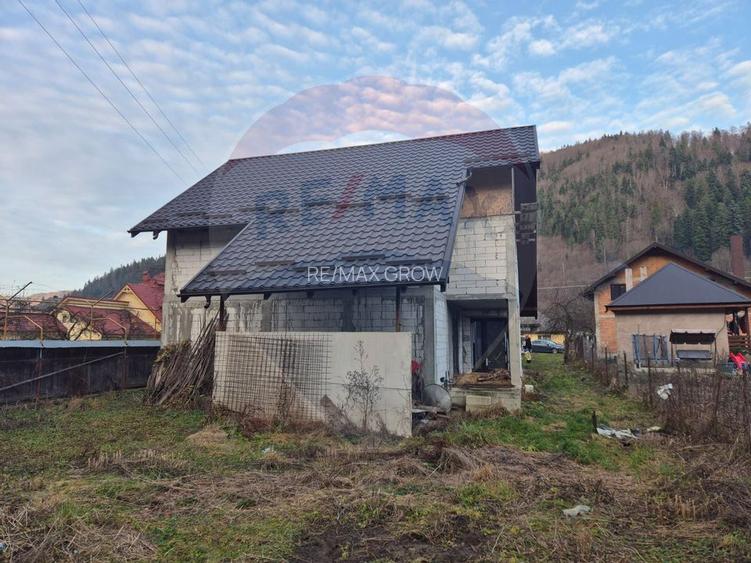 Casă / Vilă cu 5 camere de vanzare in Cazaci-Neamt - 3