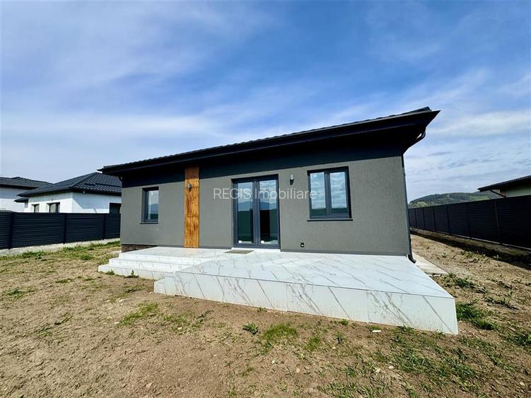 Casa noua de vanzare | 3 dormitoare | curte | parter - 18
