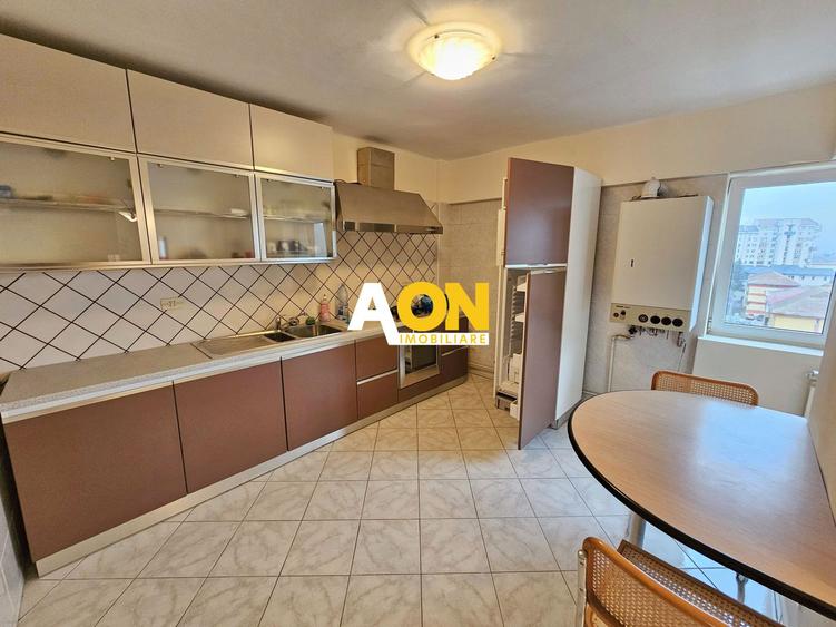 Apartament 3 camere 106 mp + birou 46 mp utili, ultracentral