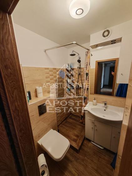 Apartament 4 camere, 2 bai, 2 balcoane,centrala proprie, etajul 2 - 17