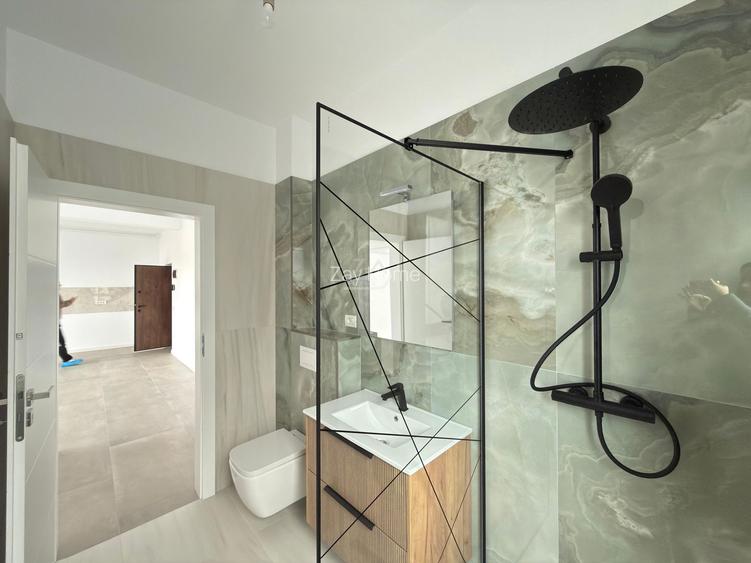 FINALIZAT. Etaj 1. Bloc la asfalt. Balcon mare. Loc de parcare. - 6