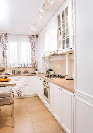 Apartament cu 2 camere, decomandat, zona Lipovei
