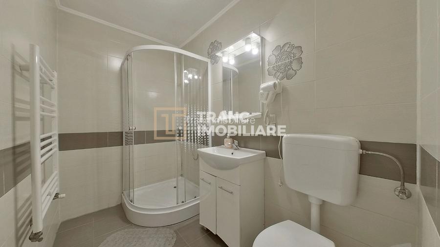 Casă generoasă cu 11 camere + spațiu comercial inclus | Calea Radnei - 19