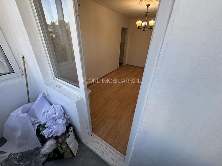 Apartament 3 camere zona Km 4 5 - 8