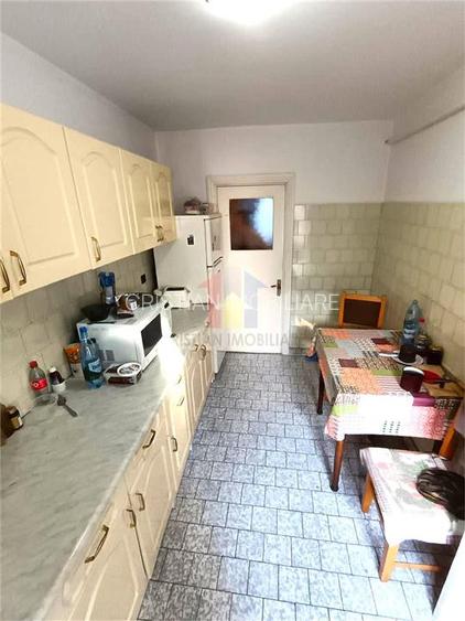 ETAJ  1, Ap 3 camere zona Garii, SPATIOS, 2 vederi, 2 balcoane - 4