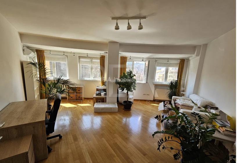 3 Camere, Vis-a-vis de Universitatea Nationala de Muzica - 2