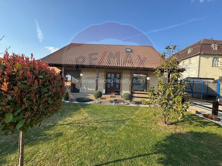 Casă / Vilă cu 4 camere de vânzare în zona Bujac-Arad - 33