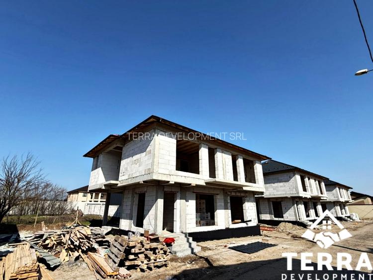 Resedinta moderna intr-un cadru select -Centru ( Valu lui Traian) - 10