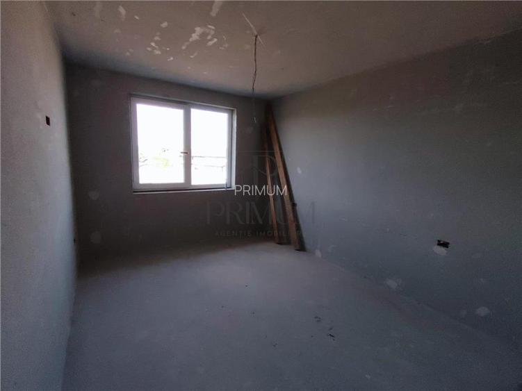 Duplex superb - bucatarie inchisa - teren 375 mp - canalizare - 7
