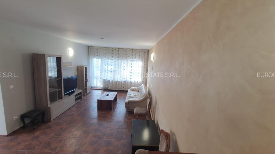 Vila 4 camere - P+1+M - 700 euro/luna (Cod E2+E7) - 3
