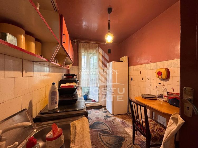 Apartament cu 3 camere, decomandat, zona Dacia - 5