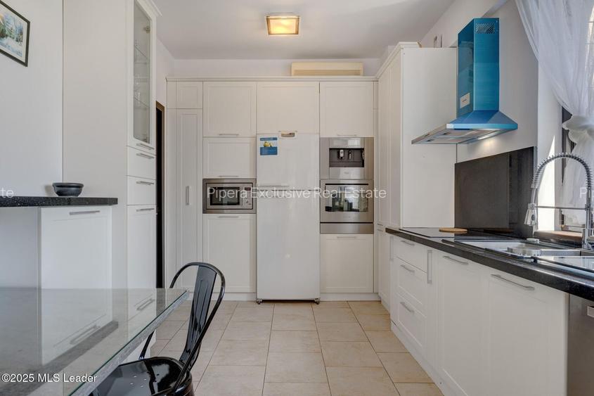 Space, light, and comfort for your family. FIRST RENTAL - 10