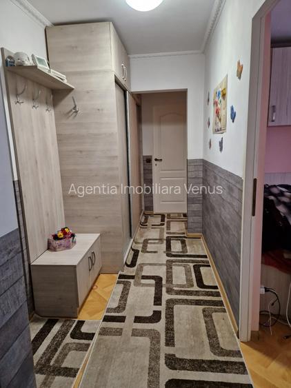 	Apartament 4 camere zona Directia Muncii - 8