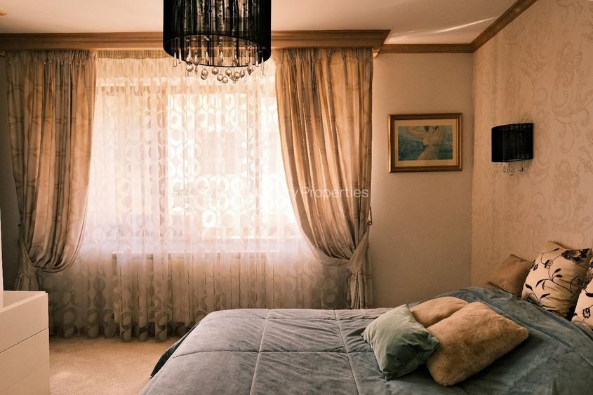 VILA ARCUL DE TRIUMF - 17