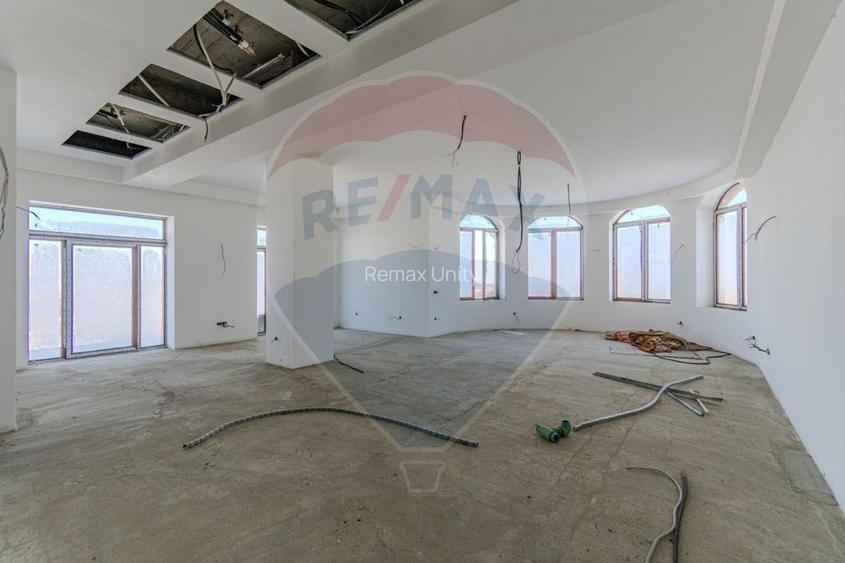 Activ Hotelier SubEvaluat | 18.000 mp construiti | 3 ha teren | BRASOV - 44