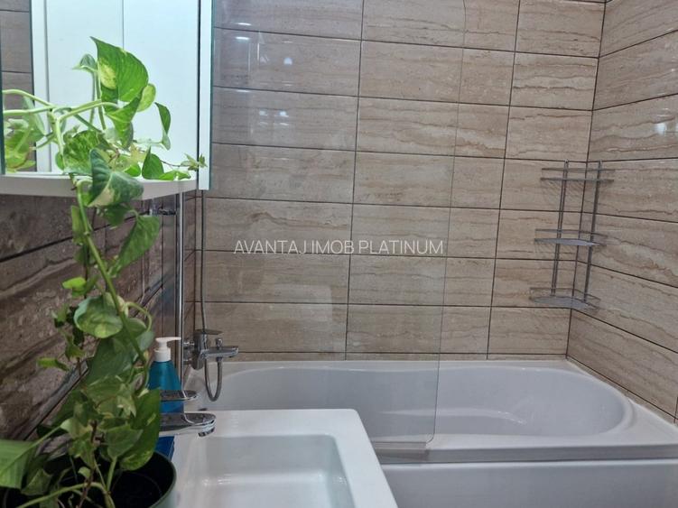 Calea Calarasilor, bloc 2020, Decebal, P-ta Muncii - 10